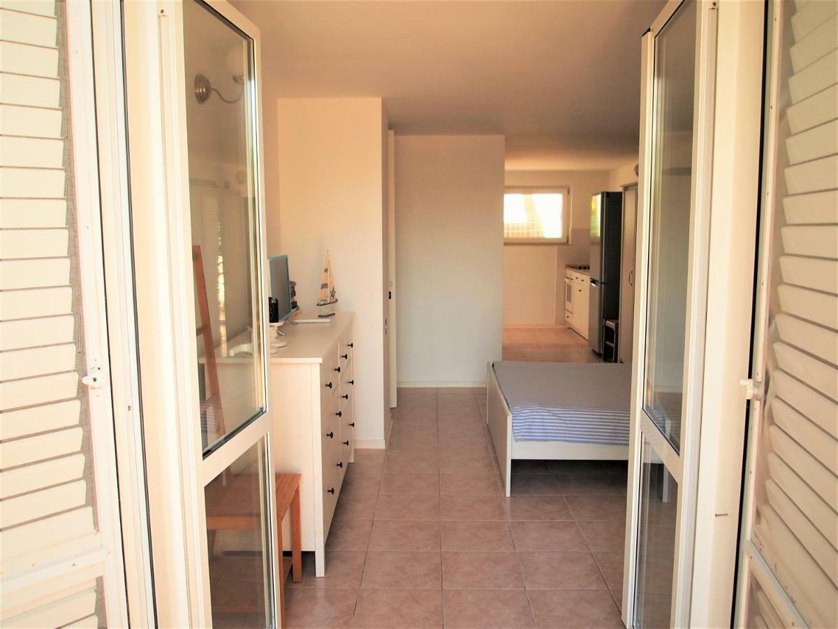Studio Apartment Branko Novalja Exterior foto